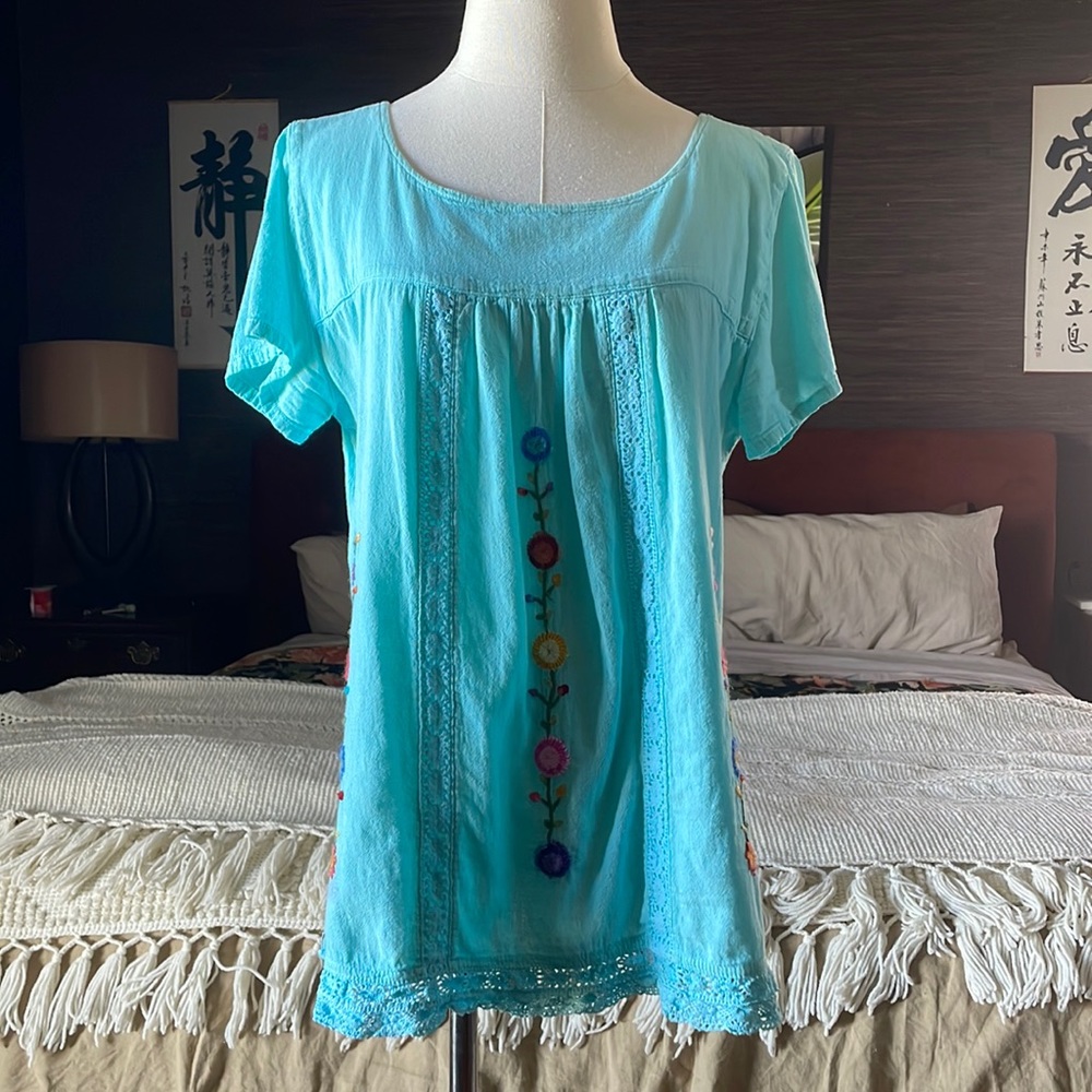 Embroidered Designs short sleeve floral blouse